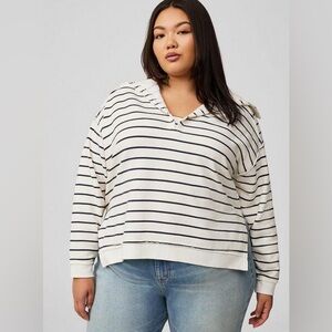 Torrid - V-Neck Pullover Oversized Sweatshirt